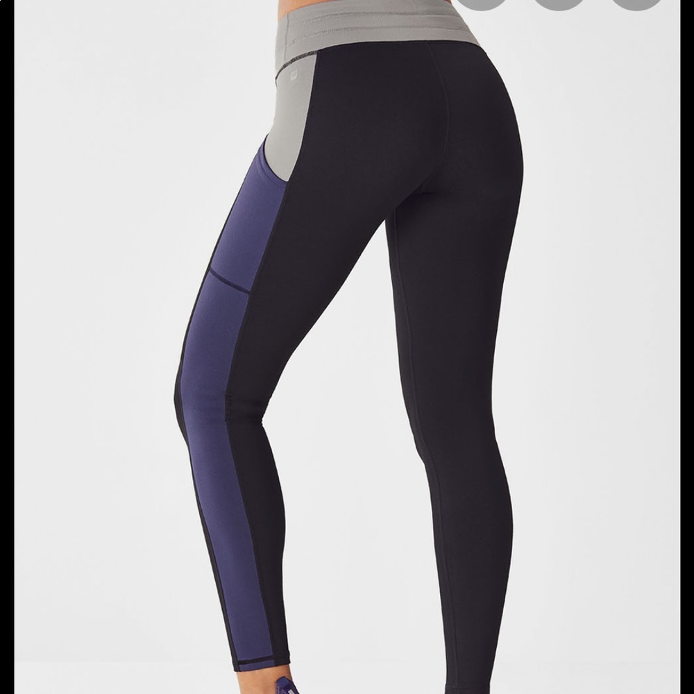 Fabletics Salar Statement Powlerhold Legging - image 2